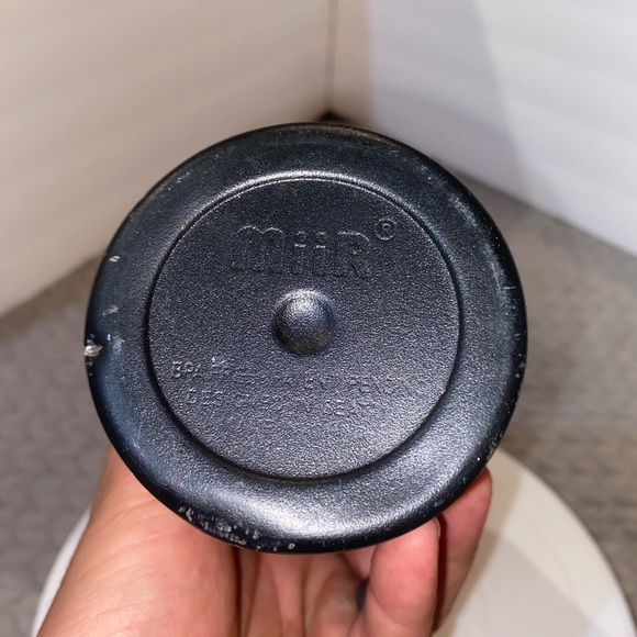 Patagonia Miir 23 Oz Water Bottle Black with White Logo Design - Picture 7 of 7